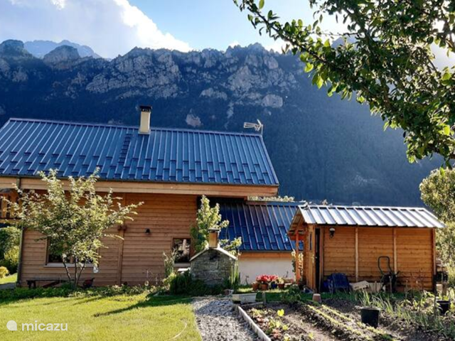 Vakantiehuis Frankrijk, Hautes-Alpes – studio Gezellige studio in houten huis + tuin