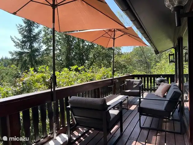 Gran terraza cerrada y soleada. Totalmente bloqueable