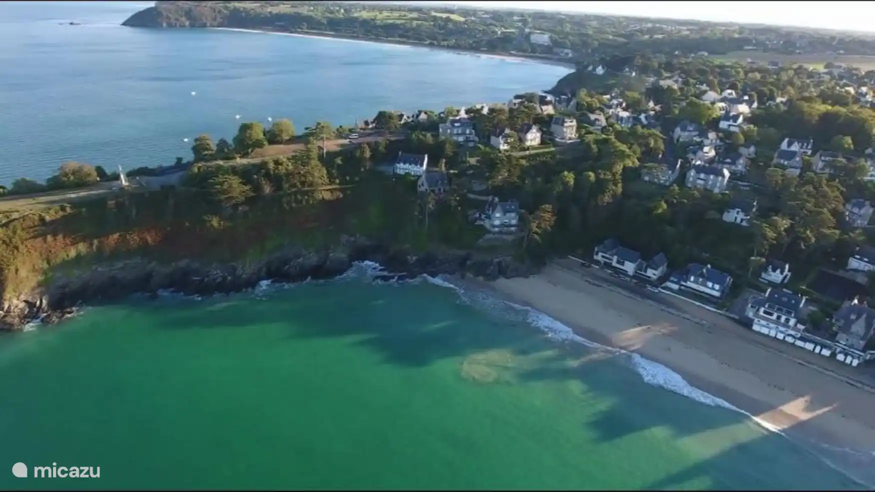 Villa Ultramarine vom Himmel aus gesehen