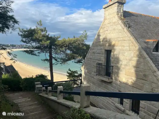 Location de Vacances France, Côtes-d'Armor, Saint-Cast-Le-Guildo, appartement - Villa Ultramarine 1 à Saint Cast escalier sur le chemin des douaniers GR34