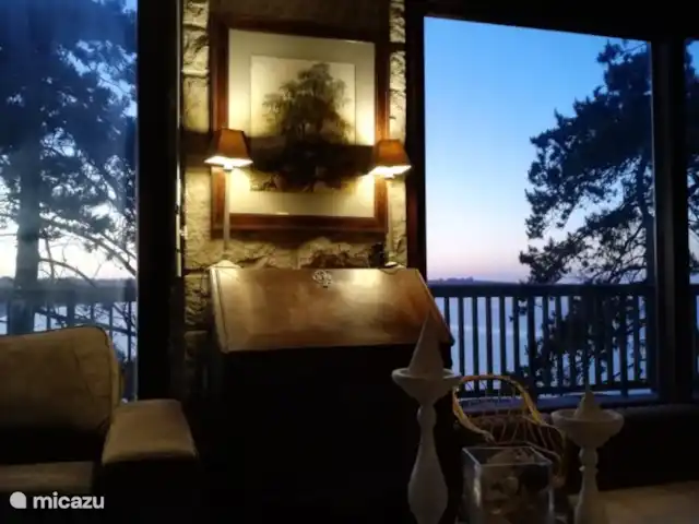 Location de Vacances France, Côtes-d'Armor, Saint-Cast-Le-Guildo, appartement - Villa Ultramarine 1 à Saint Cast lumière du soir dans le salon