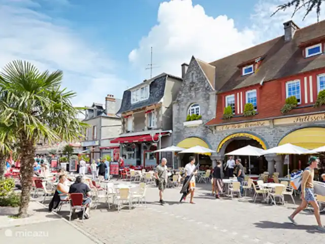 Location de Vacances France, Côtes-d'Armor, Saint-Cast-Le-Guildo, appartement - Villa Ultramarine 1 à Saint Cast le centre de Saint Cast et la célèbre « Belle Meunière »