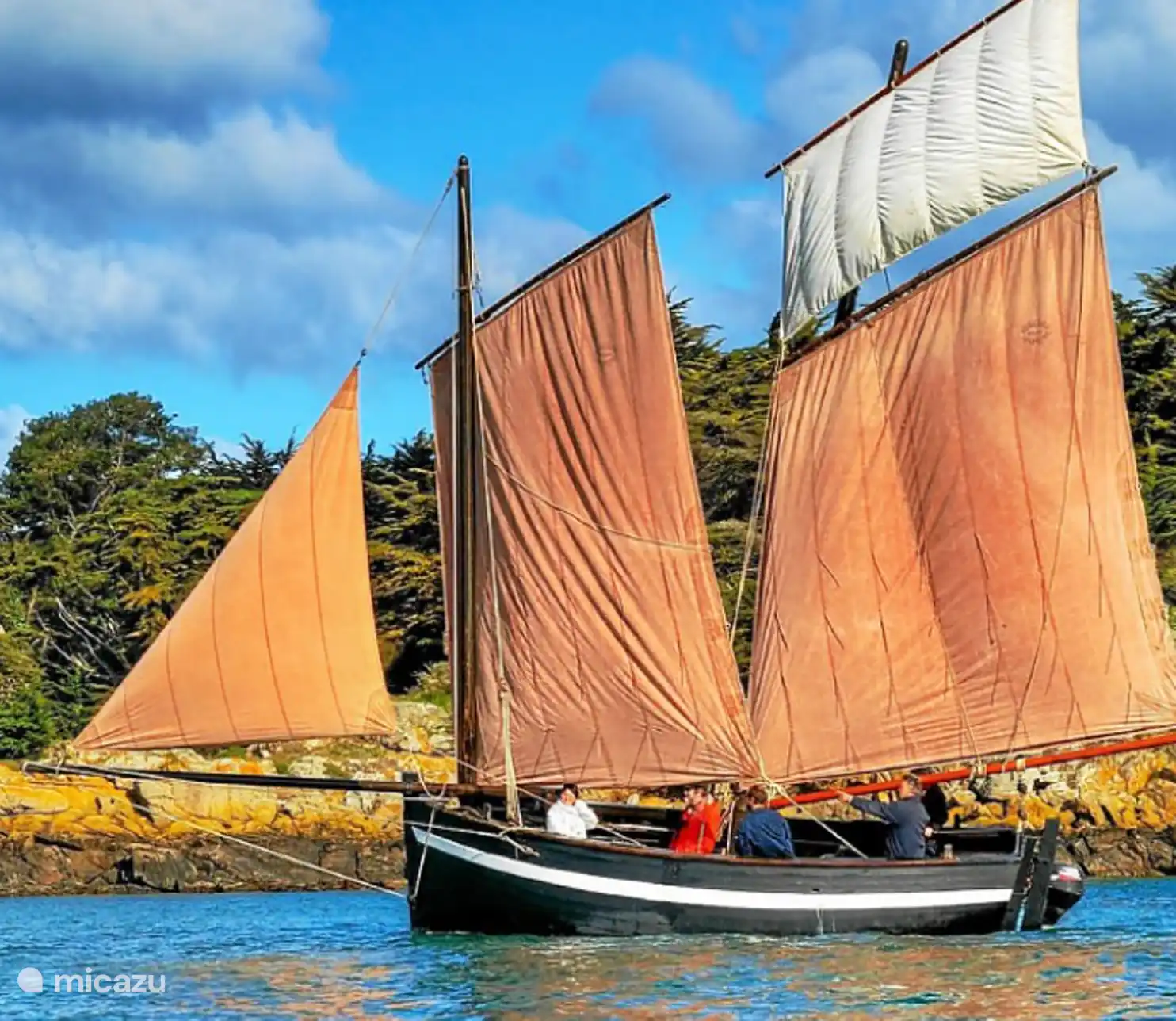 Seefahrten auf dem traditionellen Boot „Dragou“.