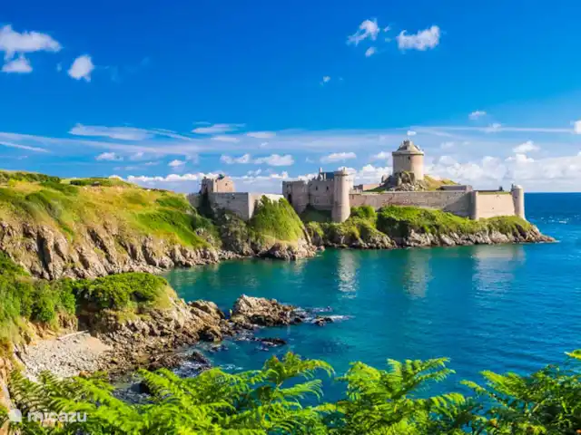 Location de Vacances France, Côtes-d'Armor, Saint-Cast-Le-Guildo, appartement - Villa Ultramarine 1 à Saint Cast le célèbre Fort Lalatte, connu pour avoir été le lieu de tournage du film « Les Vikings » avec Kirk Douglas en 1958. Plus de 20 films y ont été tournés depuis. Ça vaut vraiment le détour!