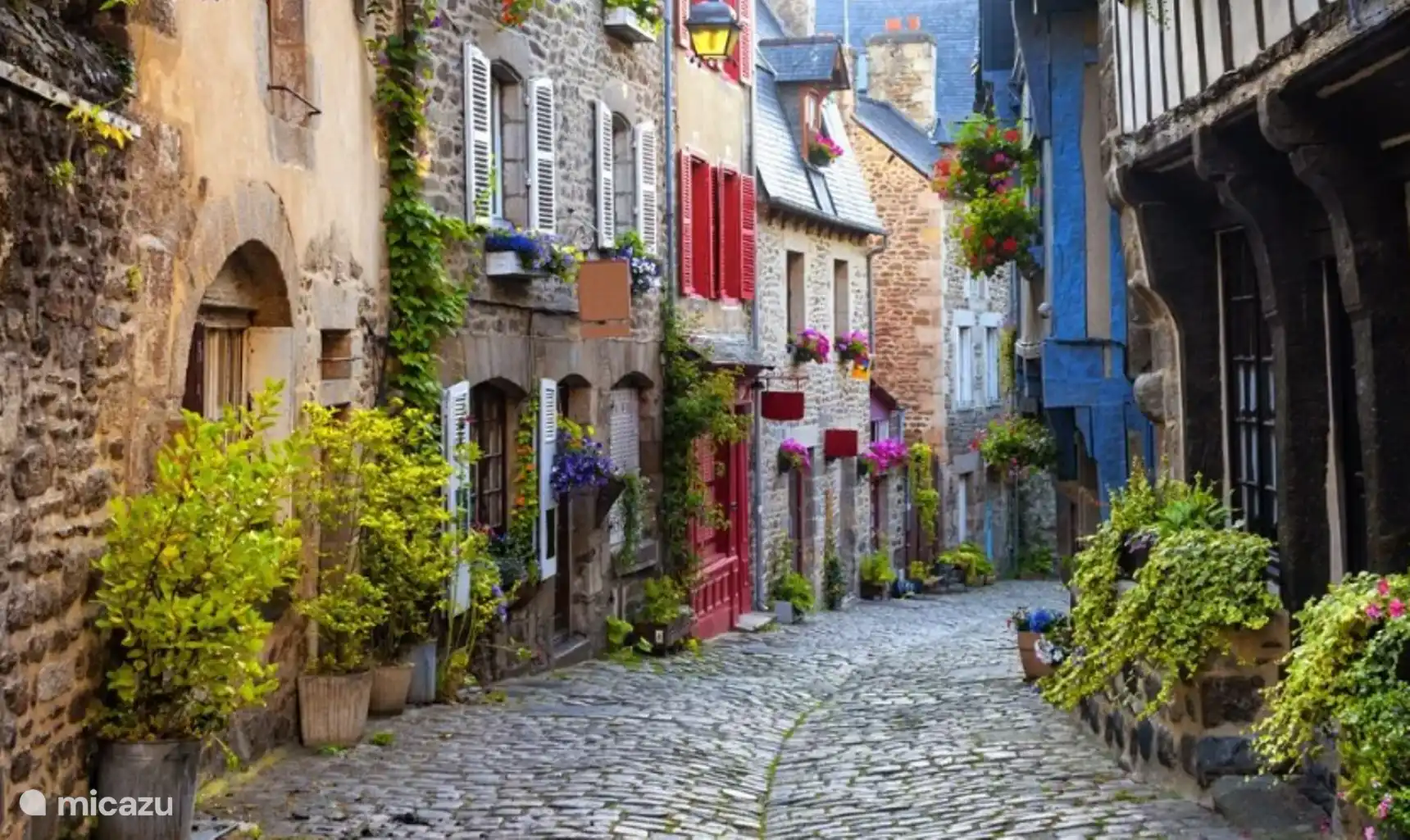 alte Straßen in der mittelalterlichen Stadt Dinan