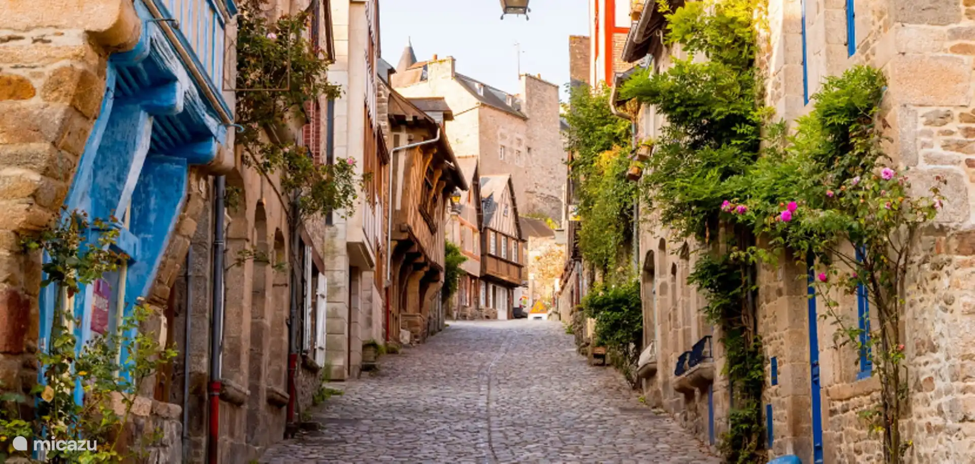 alte Straßen in der mittelalterlichen Stadt Dinan
