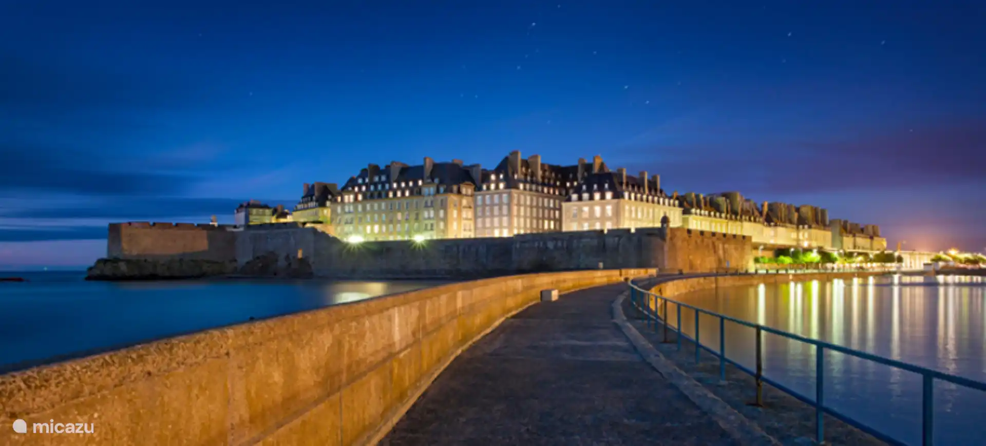 die berühmte Korsarenstadt Saint Malo und ihre sehr lebhafte Altstadt sowohl im Sommer als auch außerhalb der Saison.
