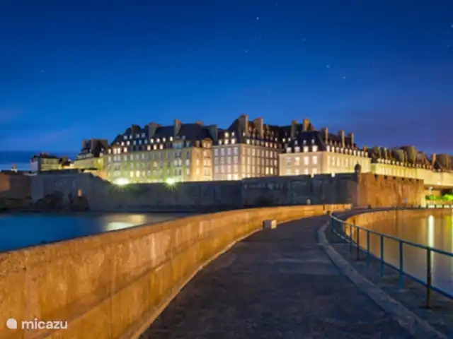 Location de Vacances France, Côtes-d'Armor, Saint-Cast-Le-Guildo, appartement - Villa Ultramarine 1 à Saint Cast la célèbre cité corsaire de Saint Malo et sa vieille ville très animée aussi bien en été qu'hors saison.