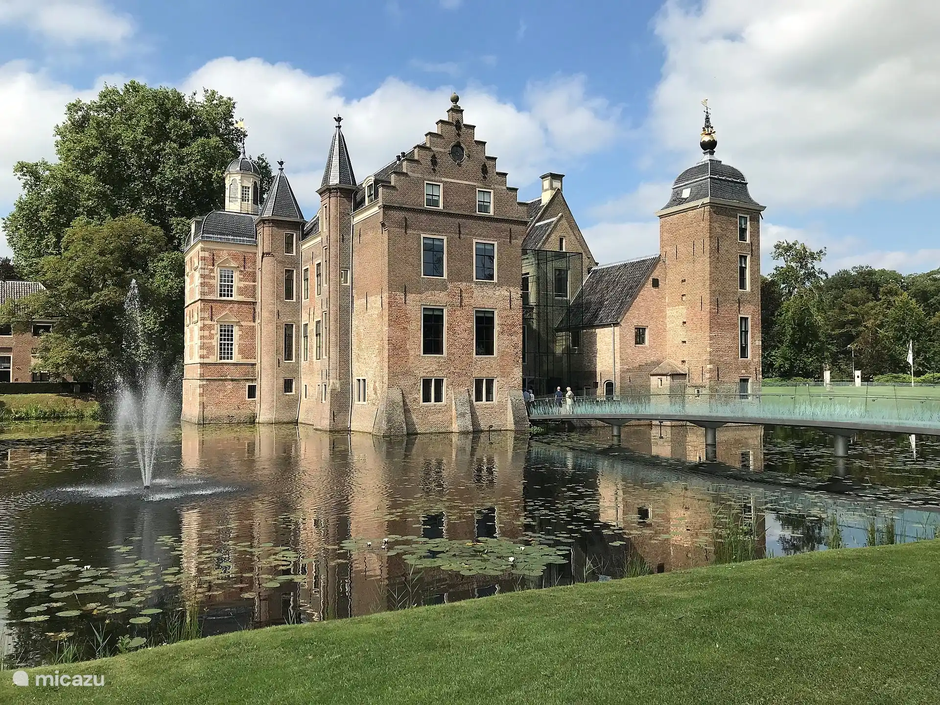 Ruurlo Castle, a nice destination to cycle to in the beautiful Achterhoek.