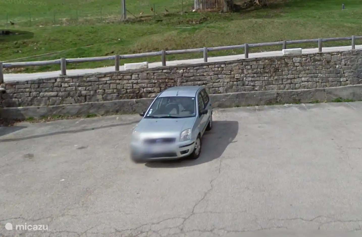 Kostenlose öffentliche Parkplätze – Mehrere Parkplätze verfügbar