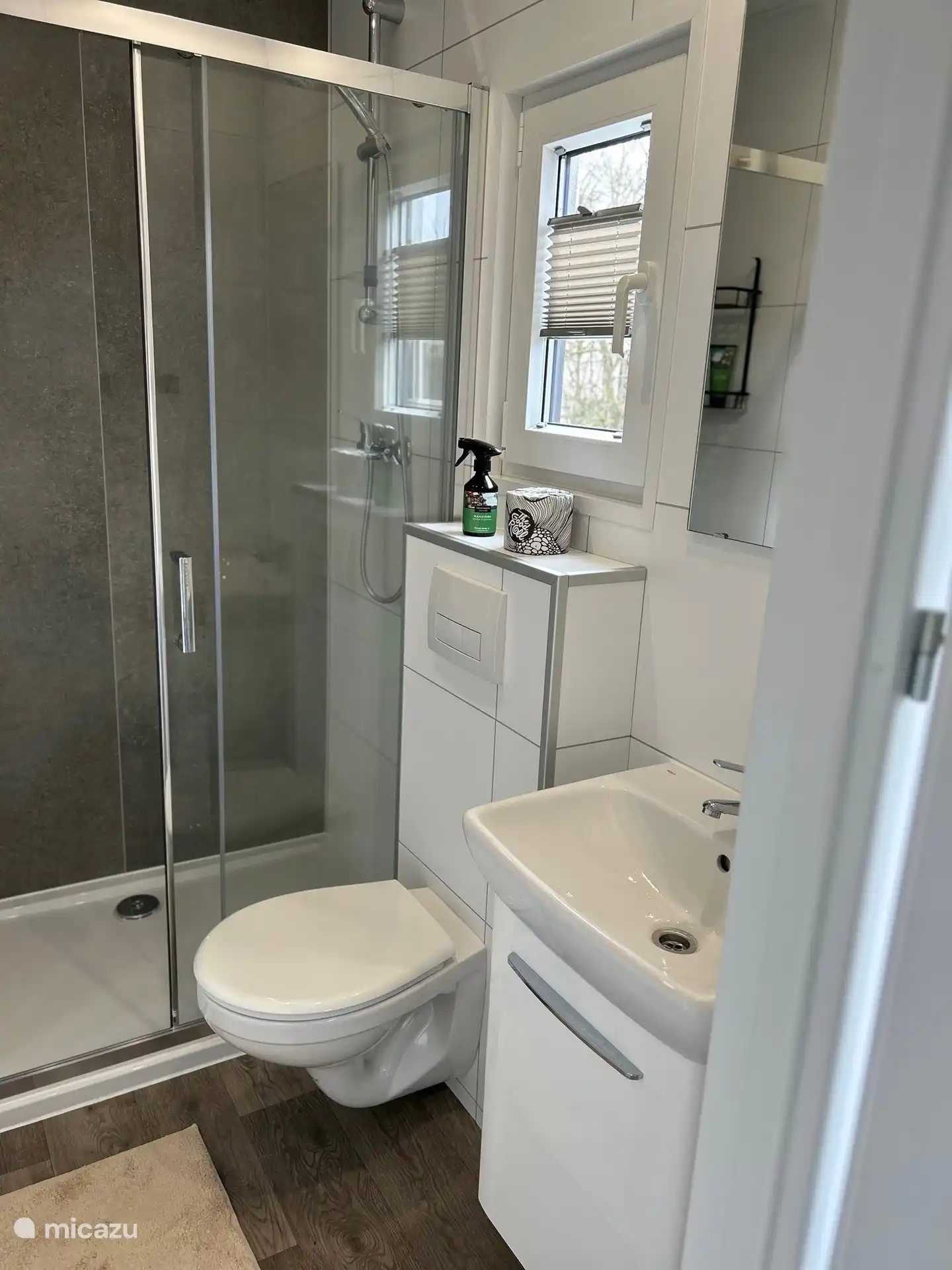 Bathroom always provided with 2 towels per person per stay.