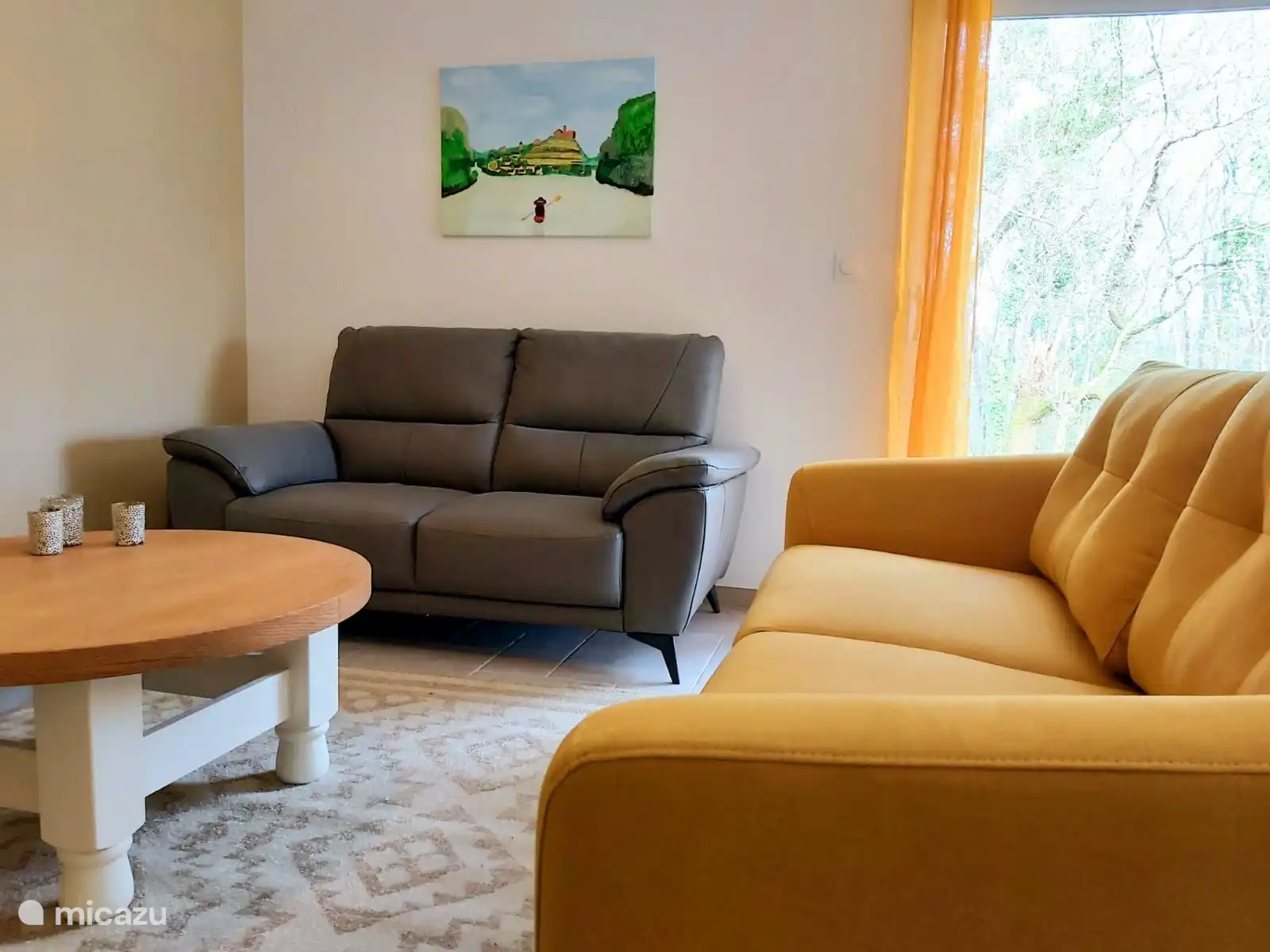 Sitting area with a view of the forest. 