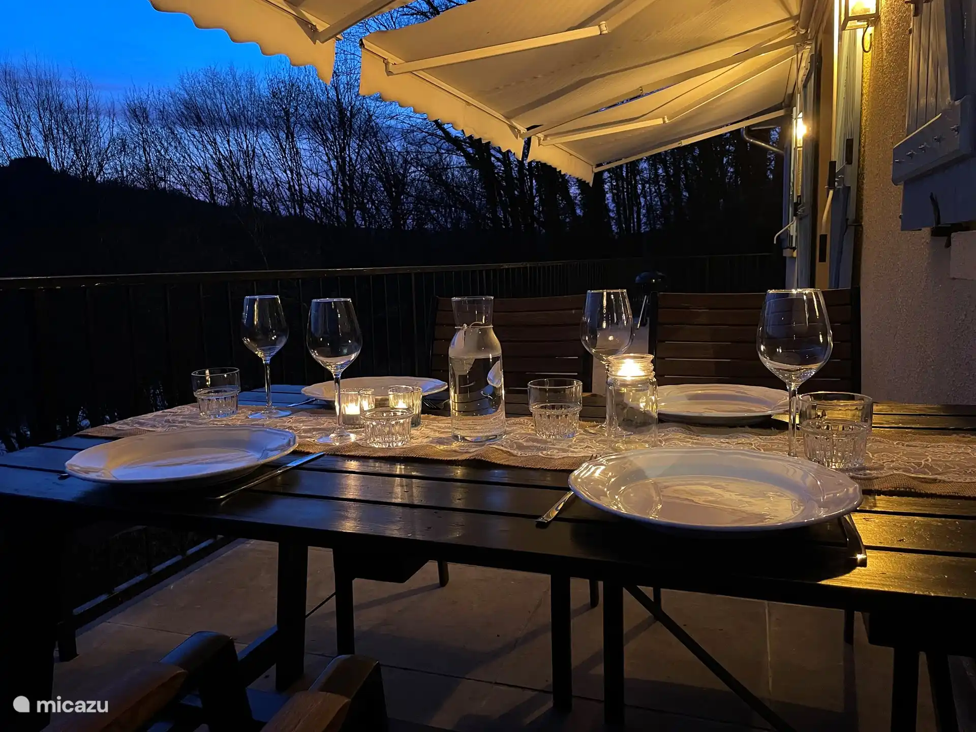 Abends Balkon/Terrasse