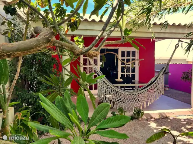 Brise tropicale Curaçao Trinitaria | Curaçao, Banda Ariba (est), Santa Catharina - appartement Extérieur de l’appartement. Bel endroit pour profiter des oiseaux et de la paix et de la tranquillité de votre hamac.