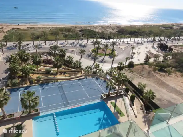 Plage Penthouse Mer Côte  | Espagne, Costa Blanca, Los Arenales del Sol - appartement Piscine communautaire, vue sur l'urbanisation.