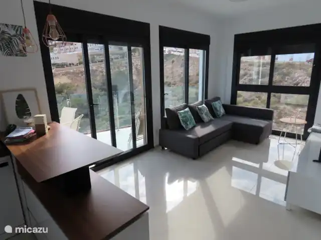 Plage Penthouse Mer Côte  | Espagne, Costa Blanca, Los Arenales del Sol - appartement Séjour/salle à manger lumineux en L avec cuisine ouverte.