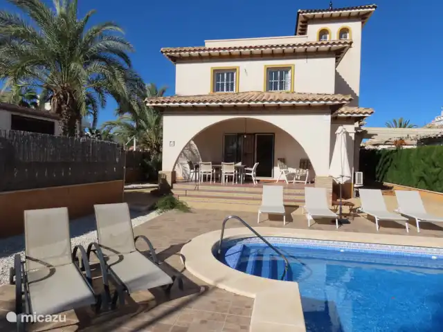 Villa sur la Plage El Pinet  | Espagne, Costa Blanca, La Marina del Pinet - villa Grande piscine privée avec de nombreuses chaises longues