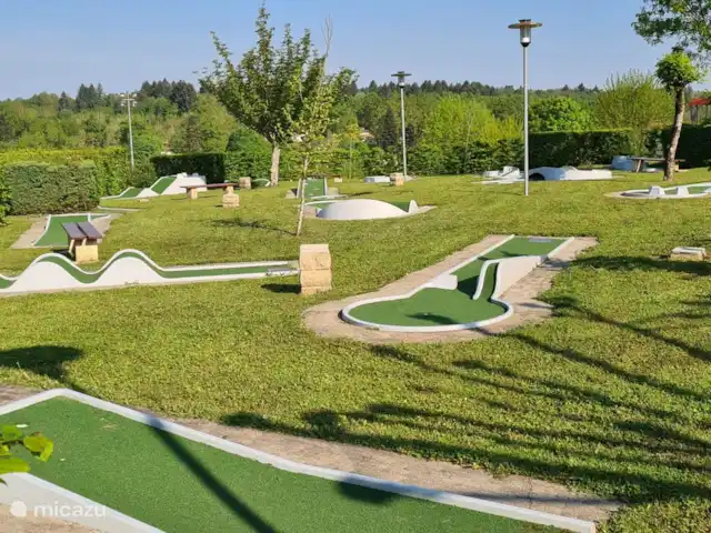 Village Le Chat 120 huren in Frankrijk, Charente, Écuras - bungalow Midgetgolf baan op het park