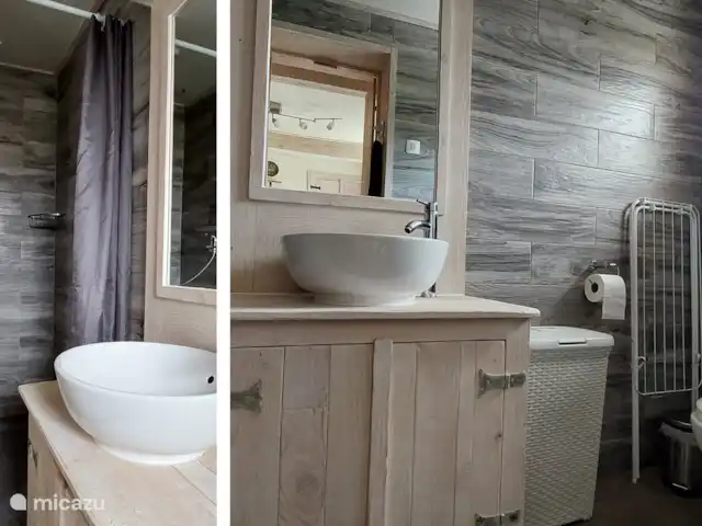 Moulin Fouché - Le Pigeonnier | France, Côte-d'Or, Arnay-le-Duc - gîte / cottage Salle de bain avec douche, lavabo, placard et WC