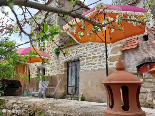 Moulin Fouché - Le Pigeonnier | France, Côte-d'Or, Arnay-le-Duc - gîte / cottage Parasols et chaises longues à disposition