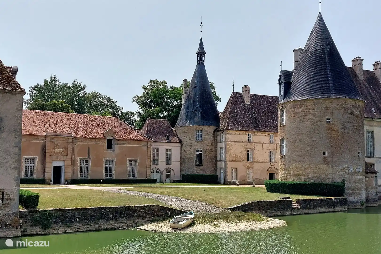 Château de Commarin