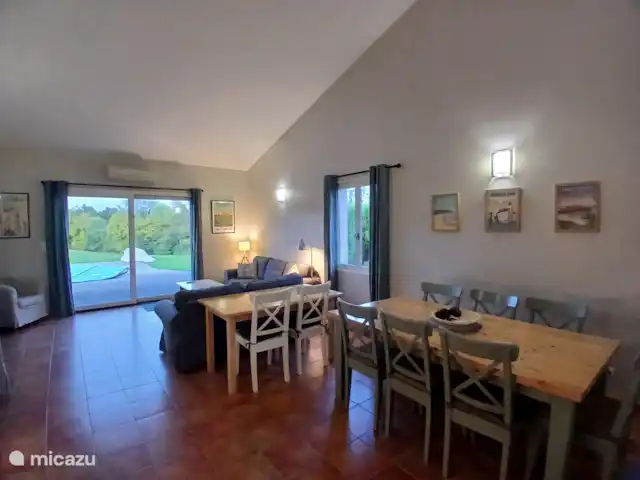 Location de Vacances France, Charente, Chalais (Charente), villa - Le Charme Espace de vie / salle à manger ouvert