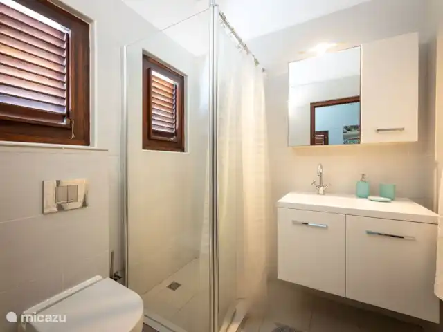 villa huren in Curaçao, Banda Ariba (oost), Jan Thiel – Villa Milonga badkamer 1