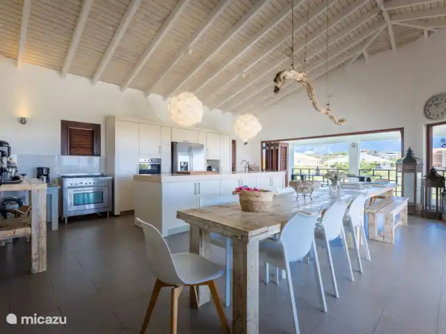 villa huren in Curaçao, Banda Ariba (oost), Jan Thiel – Villa Milonga keuken en living