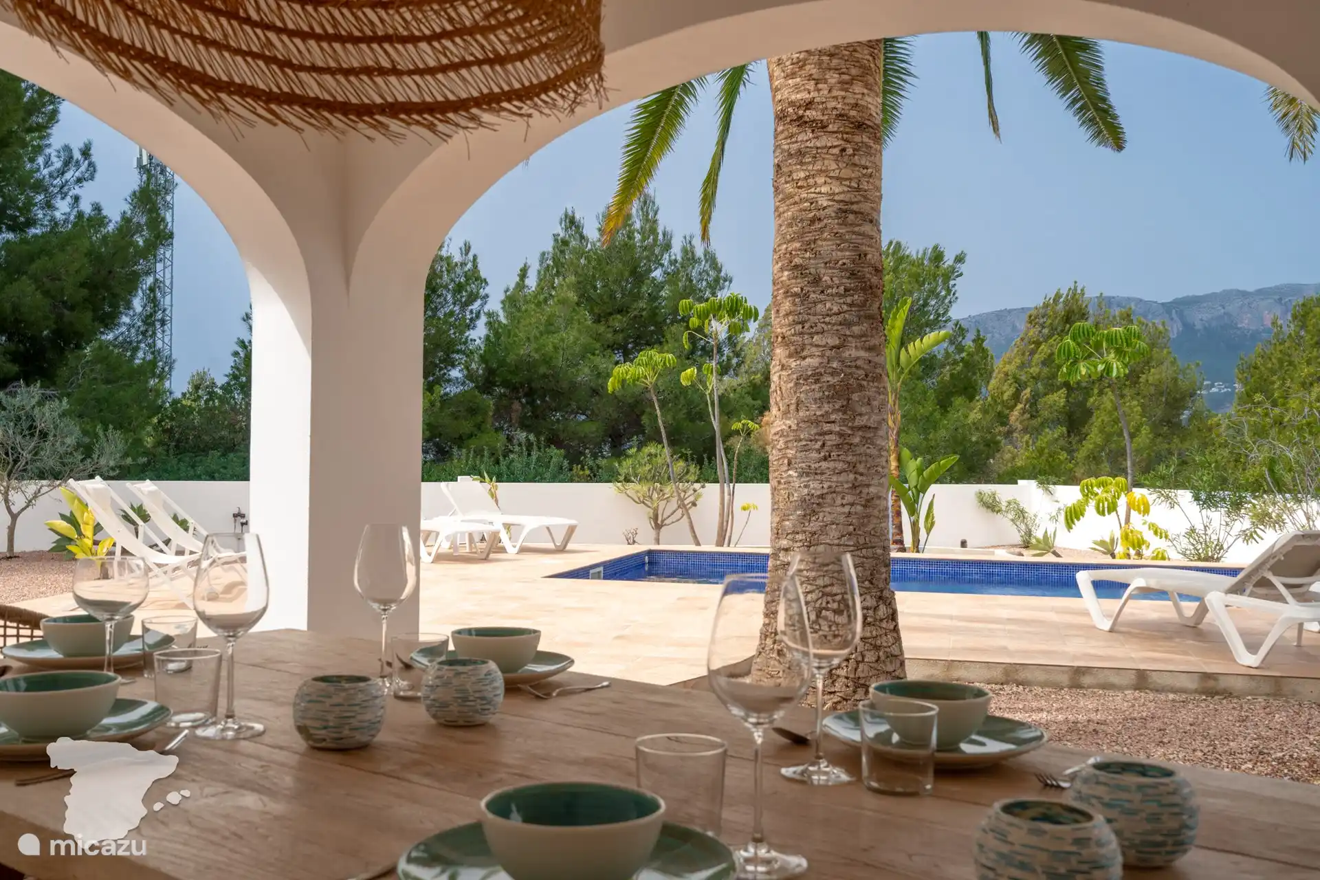 Vue depuis la terrasse couverte