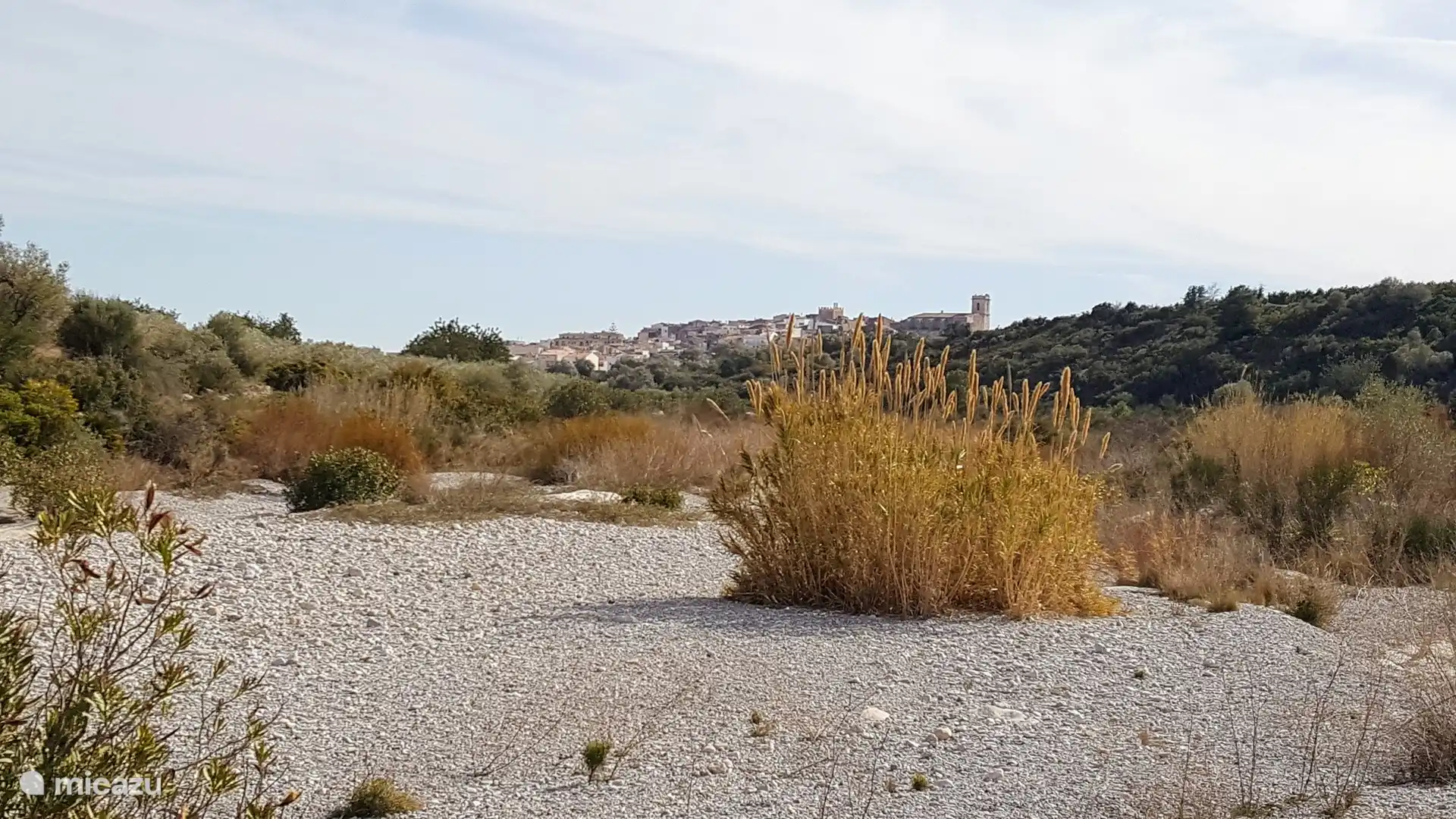 The dry riverbed near Calig. 