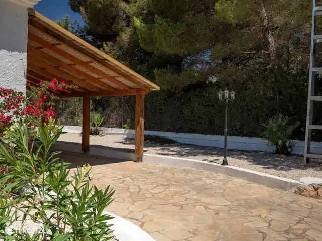 Location de Vacances Espagne, Costa Blanca, Jávea, villa - Villa de luxe Casa Siesta avec piscine Carport (ici se trouve aussi la table de ping-pong).