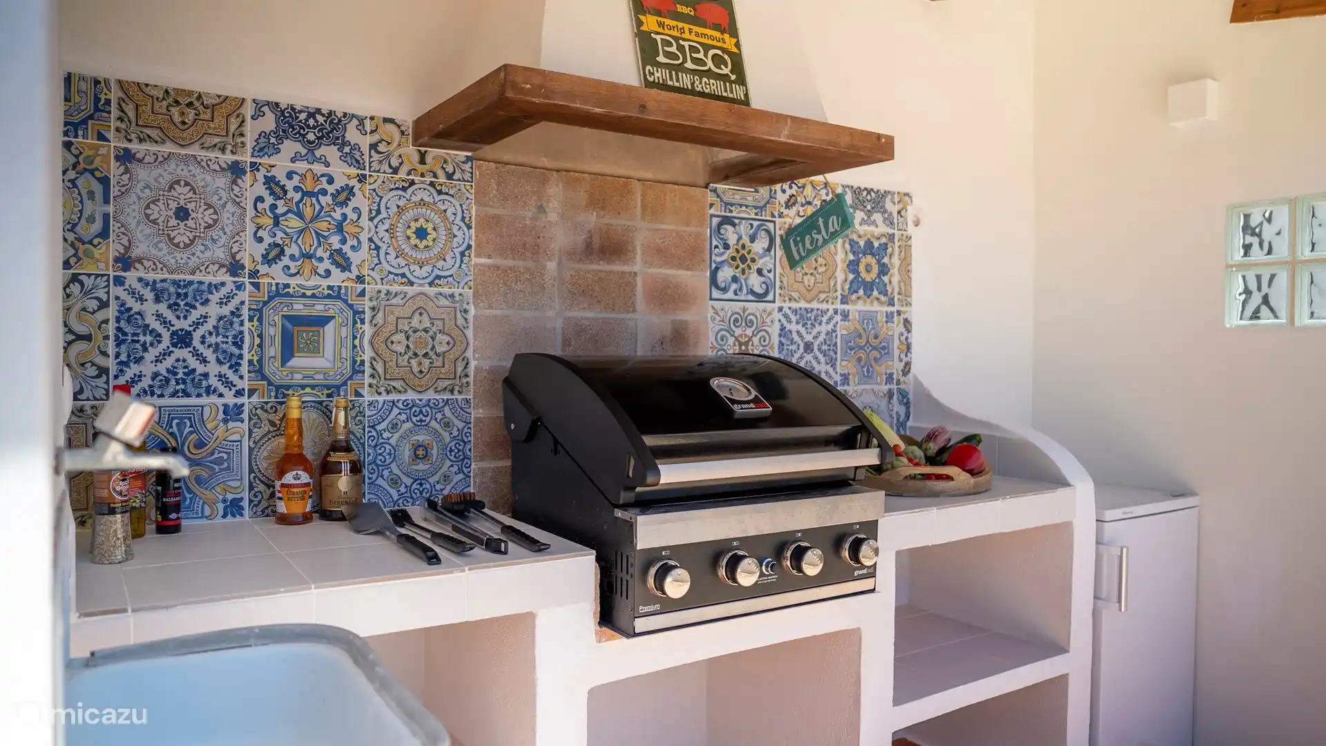 Außenküche mit Gasgrill