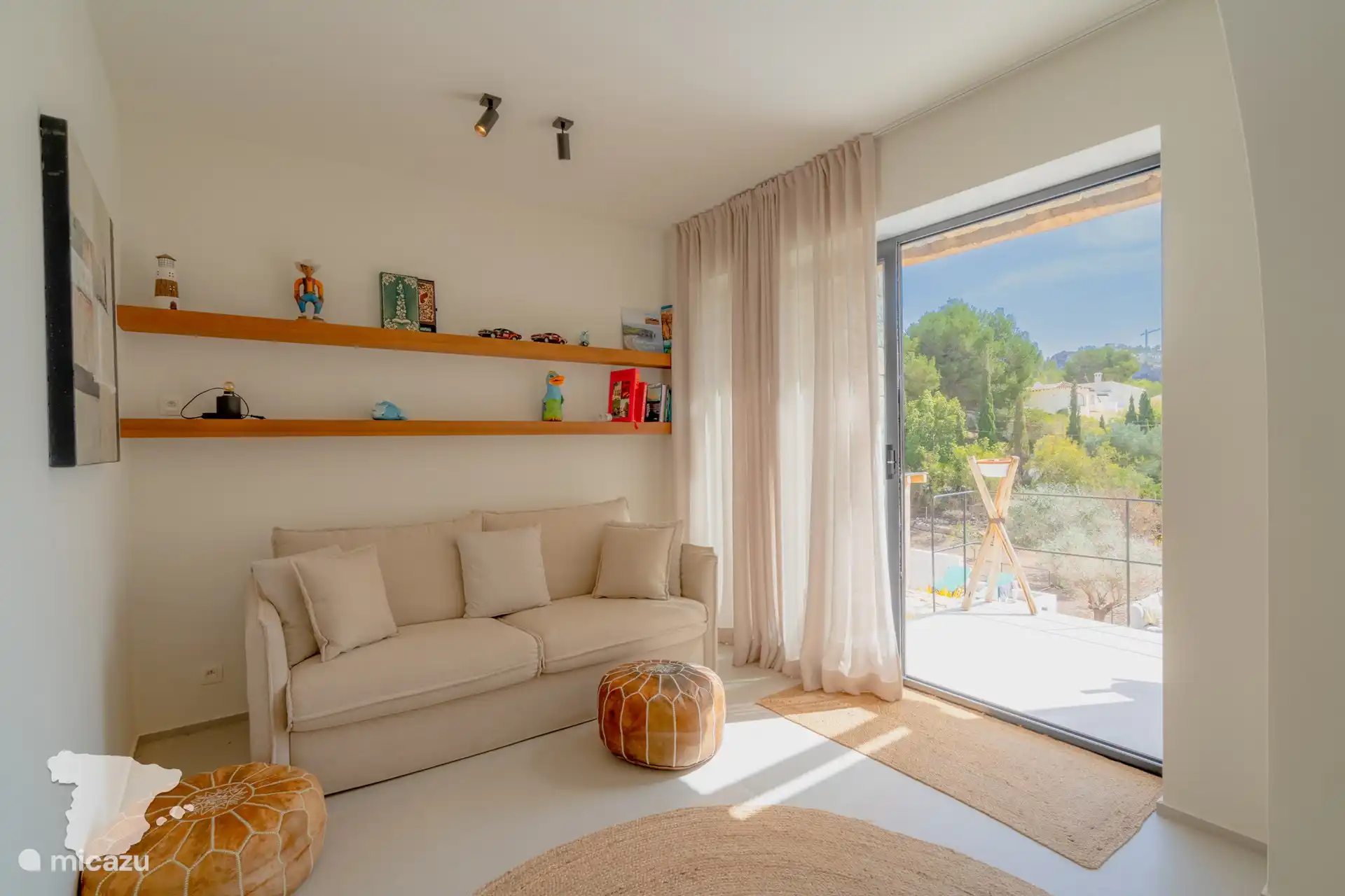 Sitzecke neben dem Wohnzimmer