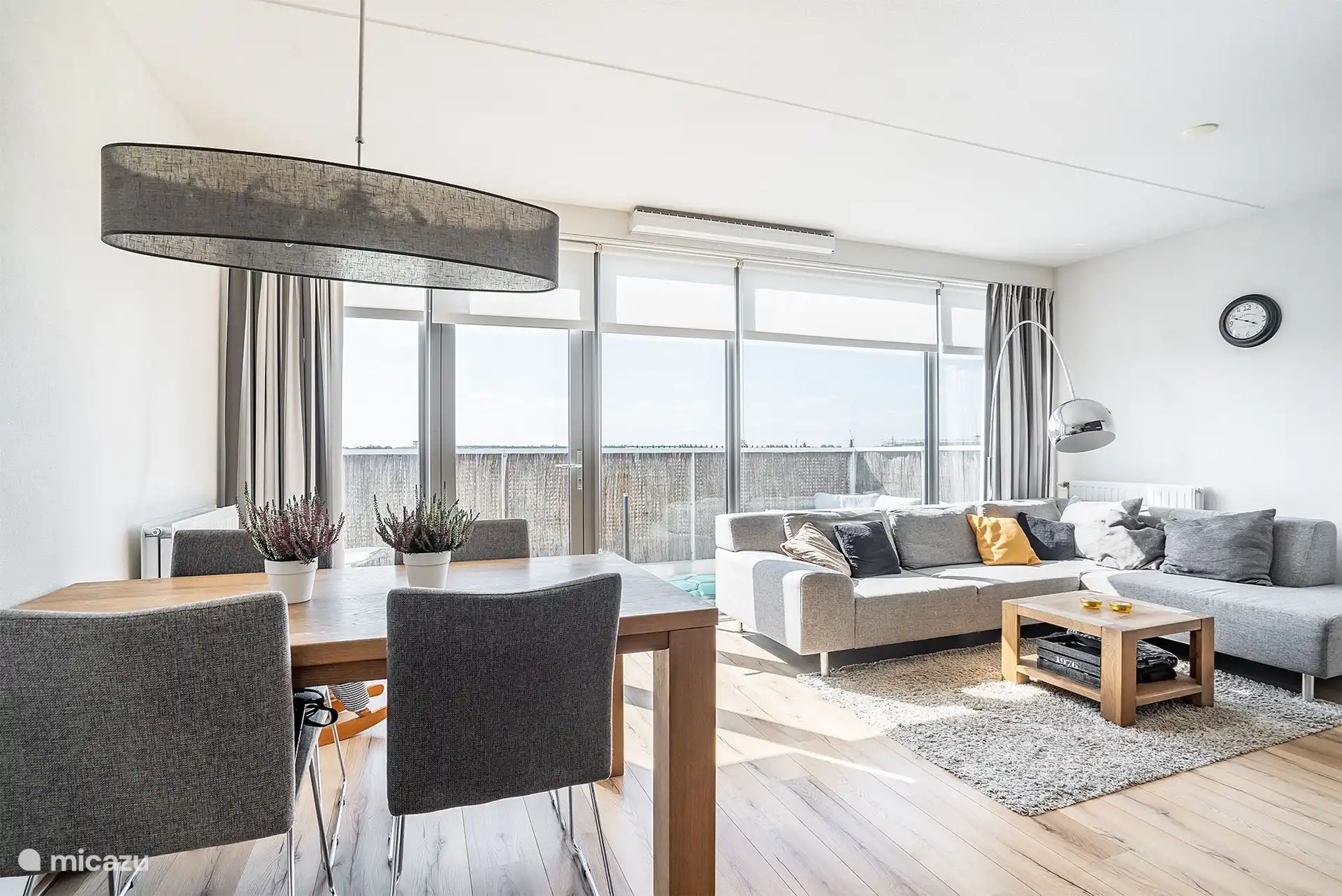 Living room with balcony on the 6th floor