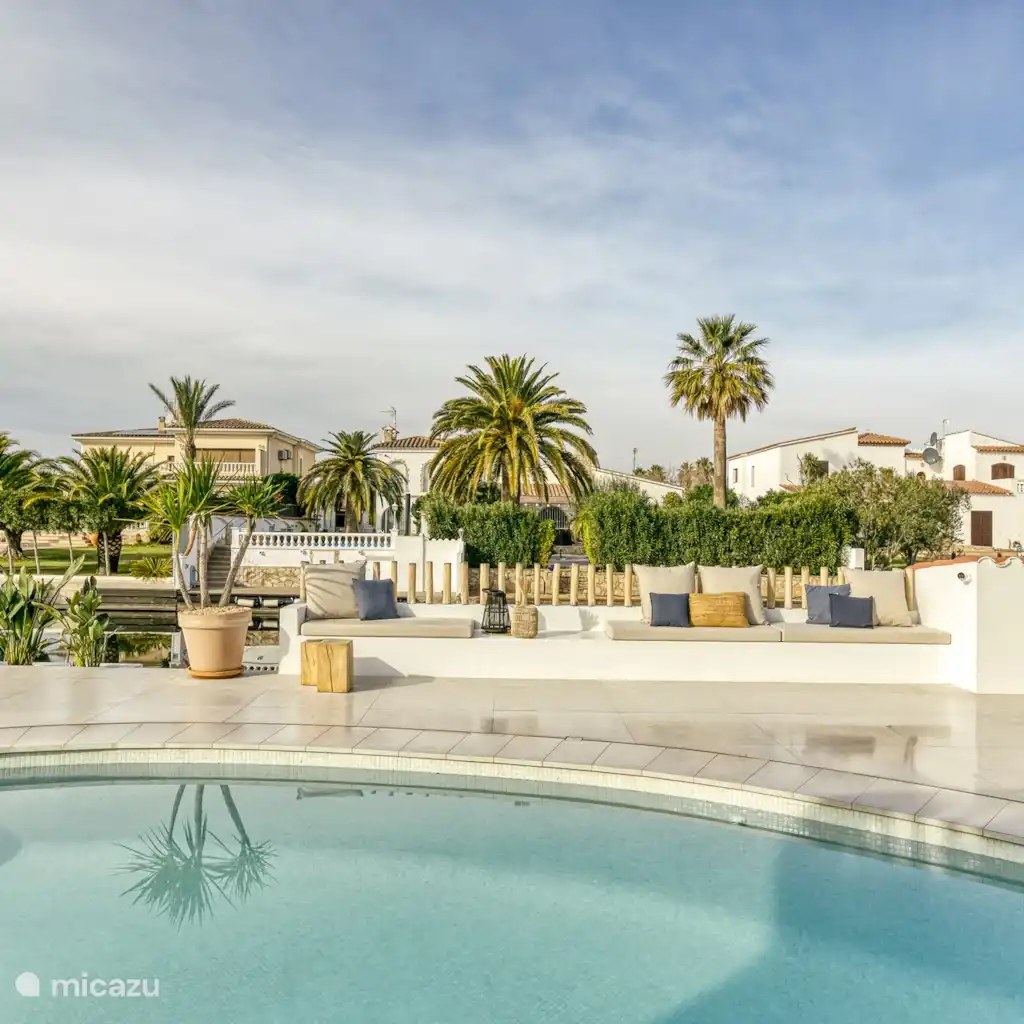 Casa Cap-Ras privesteiger en zwembad