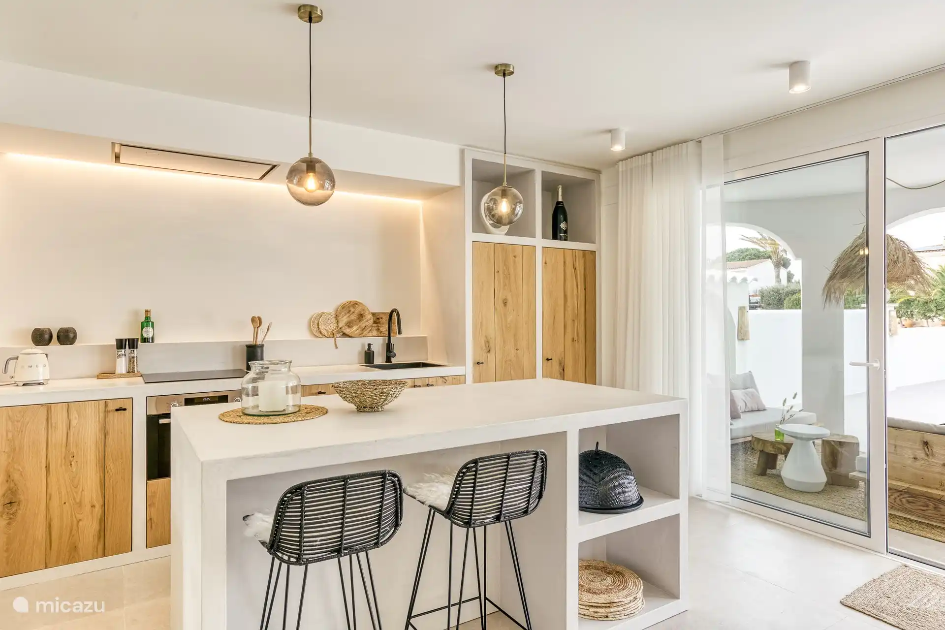 Casa Cap-Ras features a fully equipped kitchen. 