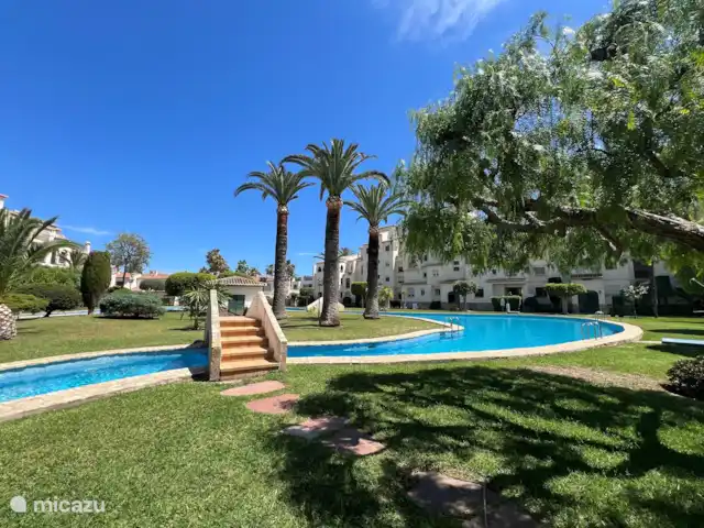 Location de Vacances Espagne, Costa Blanca, Jávea, appartement - Mira La Isla Trouvez un endroit agréable sur l'île ou dans le jardin qui l'entoure, à l'ombre ou sous le soleil espagnol.