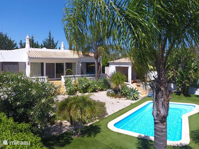 Maison de Vacances Portugal, Algarve, Carvoeiro Villa Villa Reka (12-27 juillet 295 € par jour)
