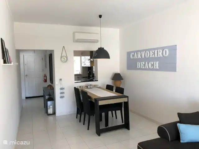 Location de Vacances Portugal, Algarve, Carvoeiro, appartement - Casa Branco Carvoeiro Algarve Spacieux salon-salle à manger avec climatisation et vue imprenable