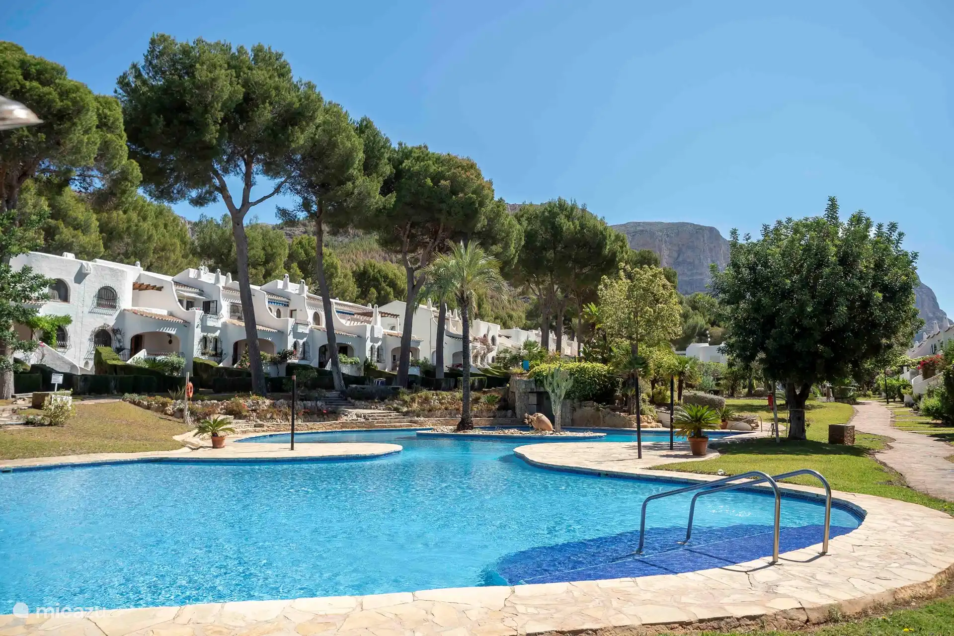 Der Garten und der Blick auf den Berg Montgo