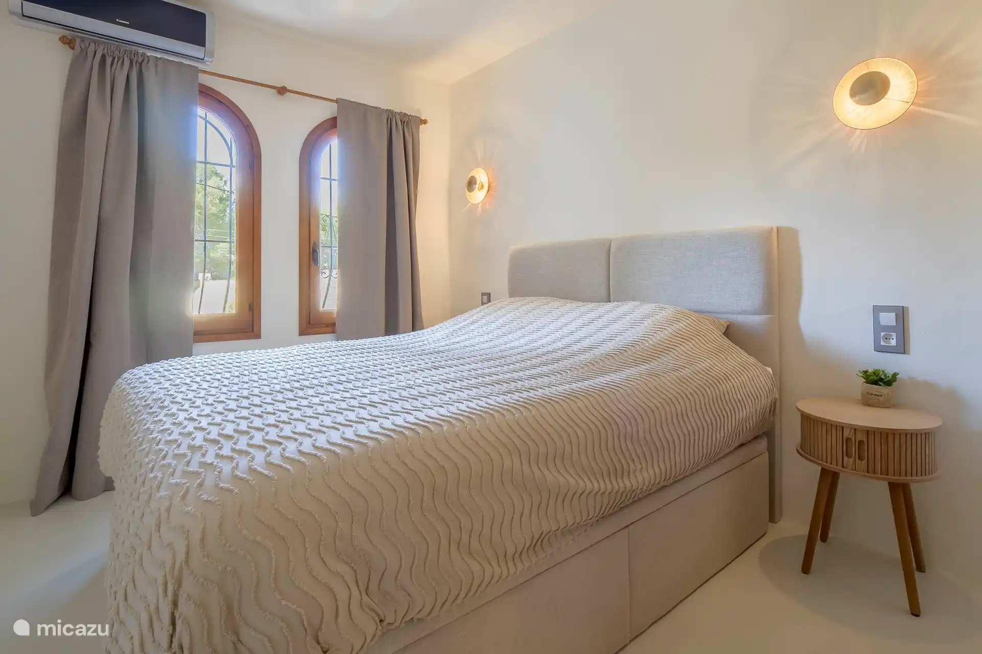 2-Personen-Schlafzimmer mit 160x200 cm Bett. Inklusive Klimaanlage