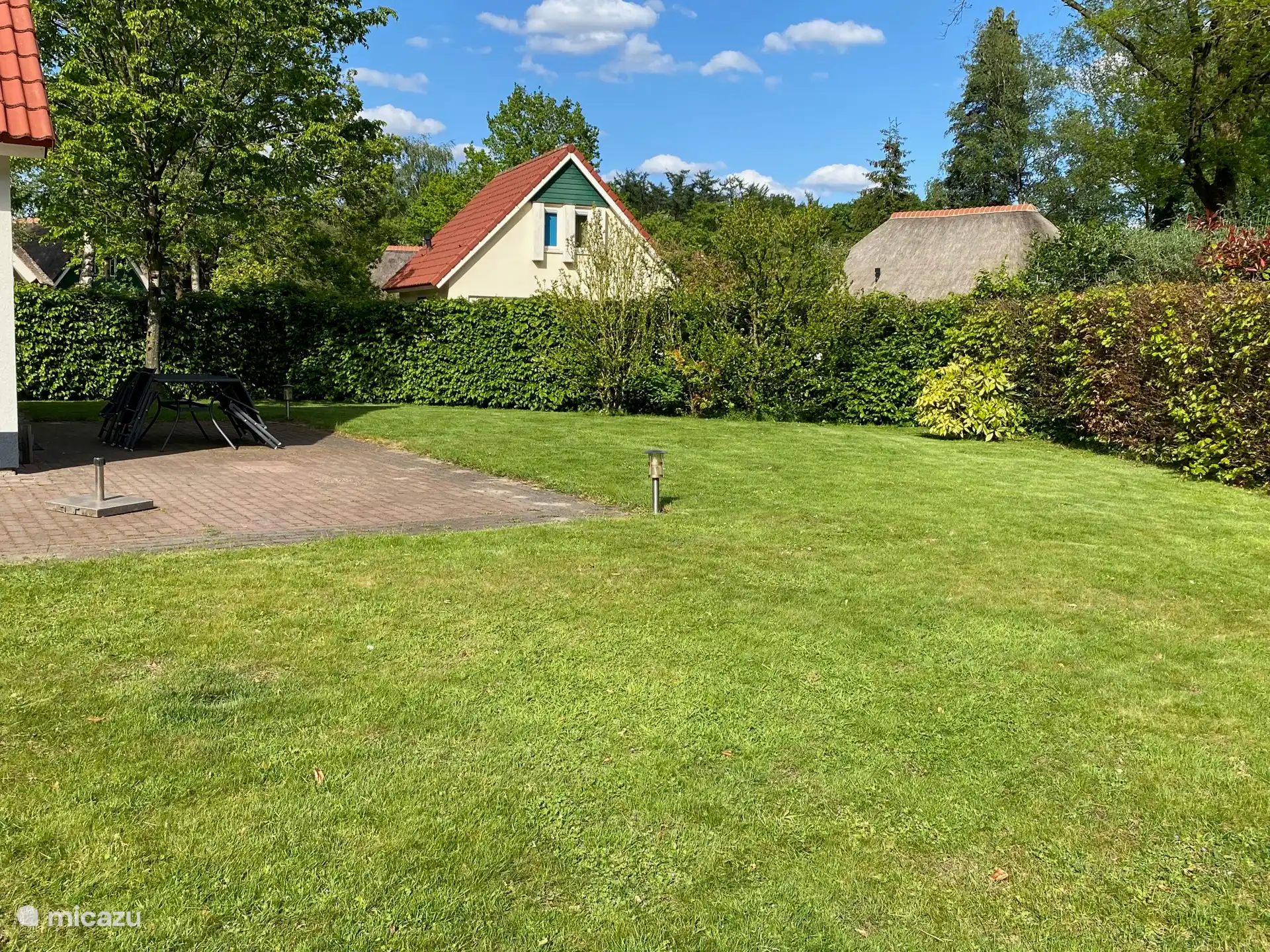 Hinterer Garten mit Terrasse