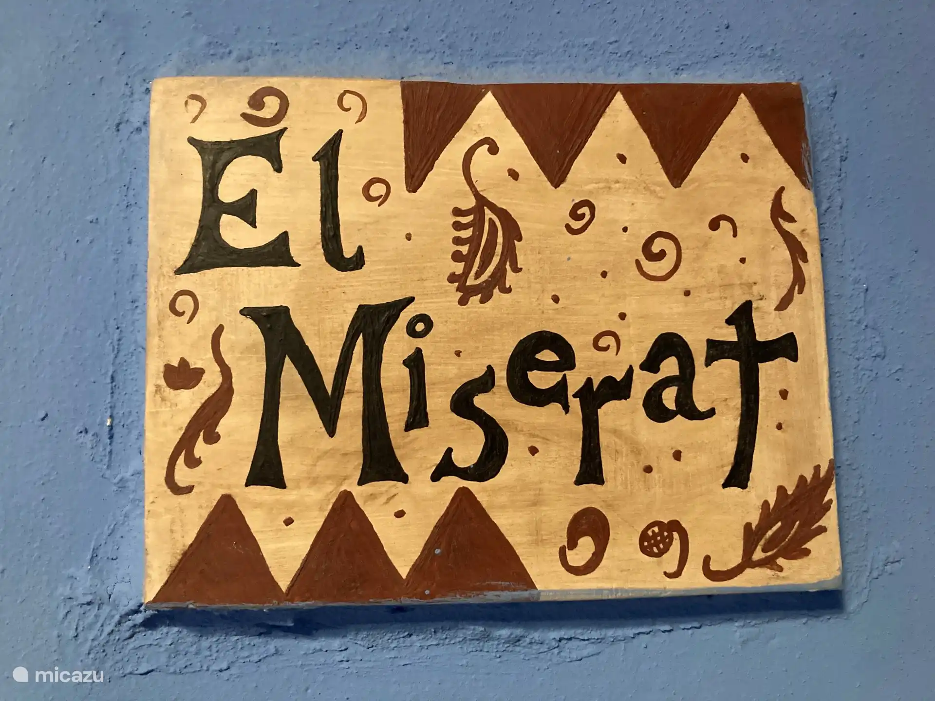 Zimmername El Miserat, 2 Einzelbetten und Gemeinschaftsterrasse