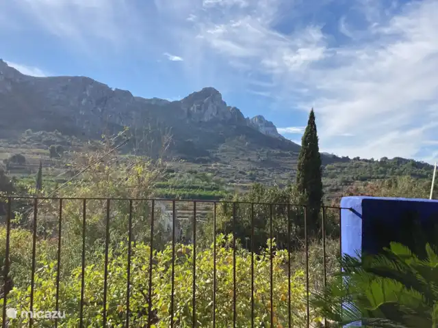 Casa Gallinera | Espagne, Costa Blanca, Benissivà - manoir / château Vue depuis le patio sur la chaîne de montagnes de l'Ombrie