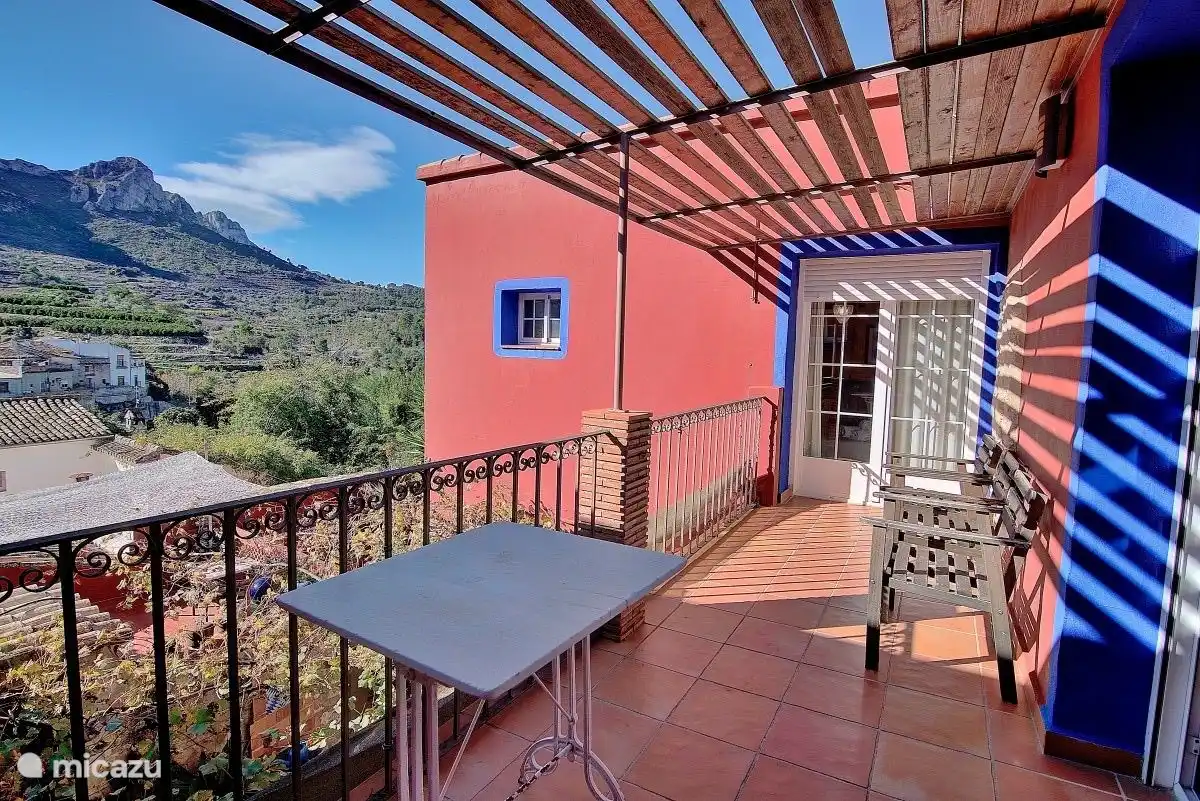 Blick von der Terrasse auf 3 Schlafzimmer