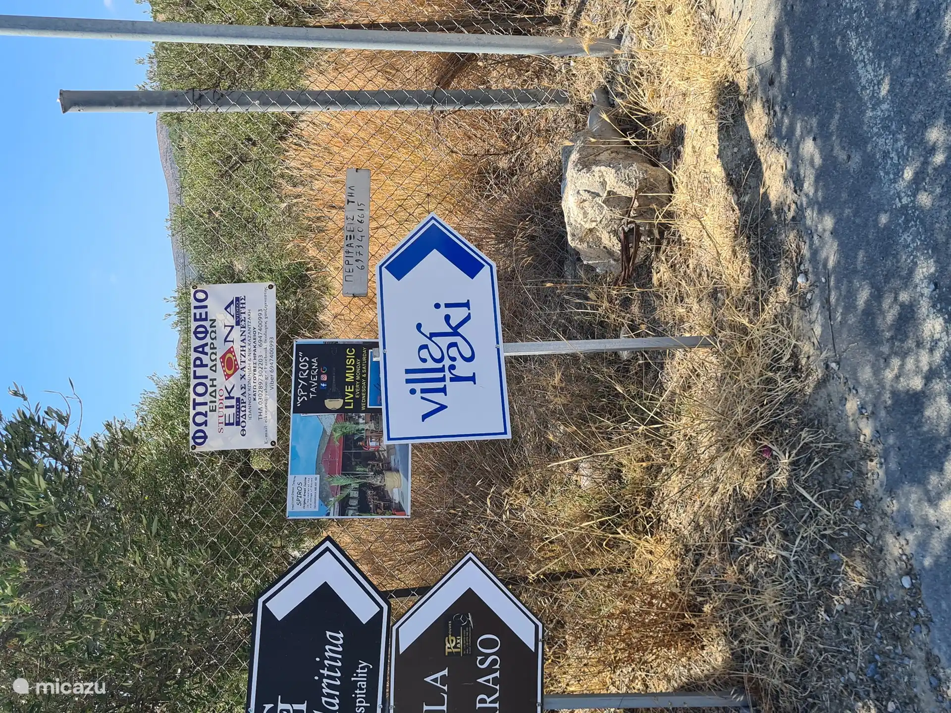 Folgen Sie der Beschilderung zur Villa.