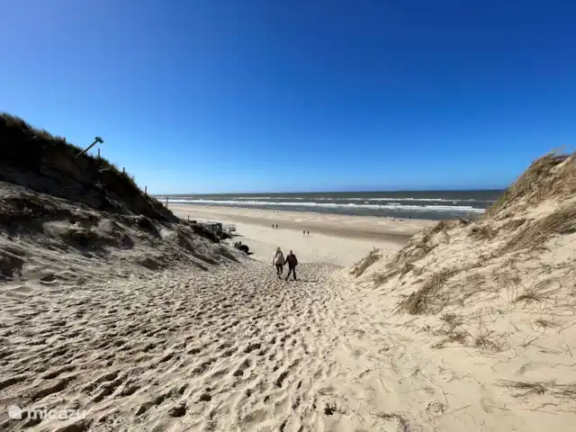 El cangrejo en Países Bajos, Holanda del Norte, Castricum - mobil home / caravana Entrada a la playa de Bad Noord a aproximadamente 1 km de la casa móvil.