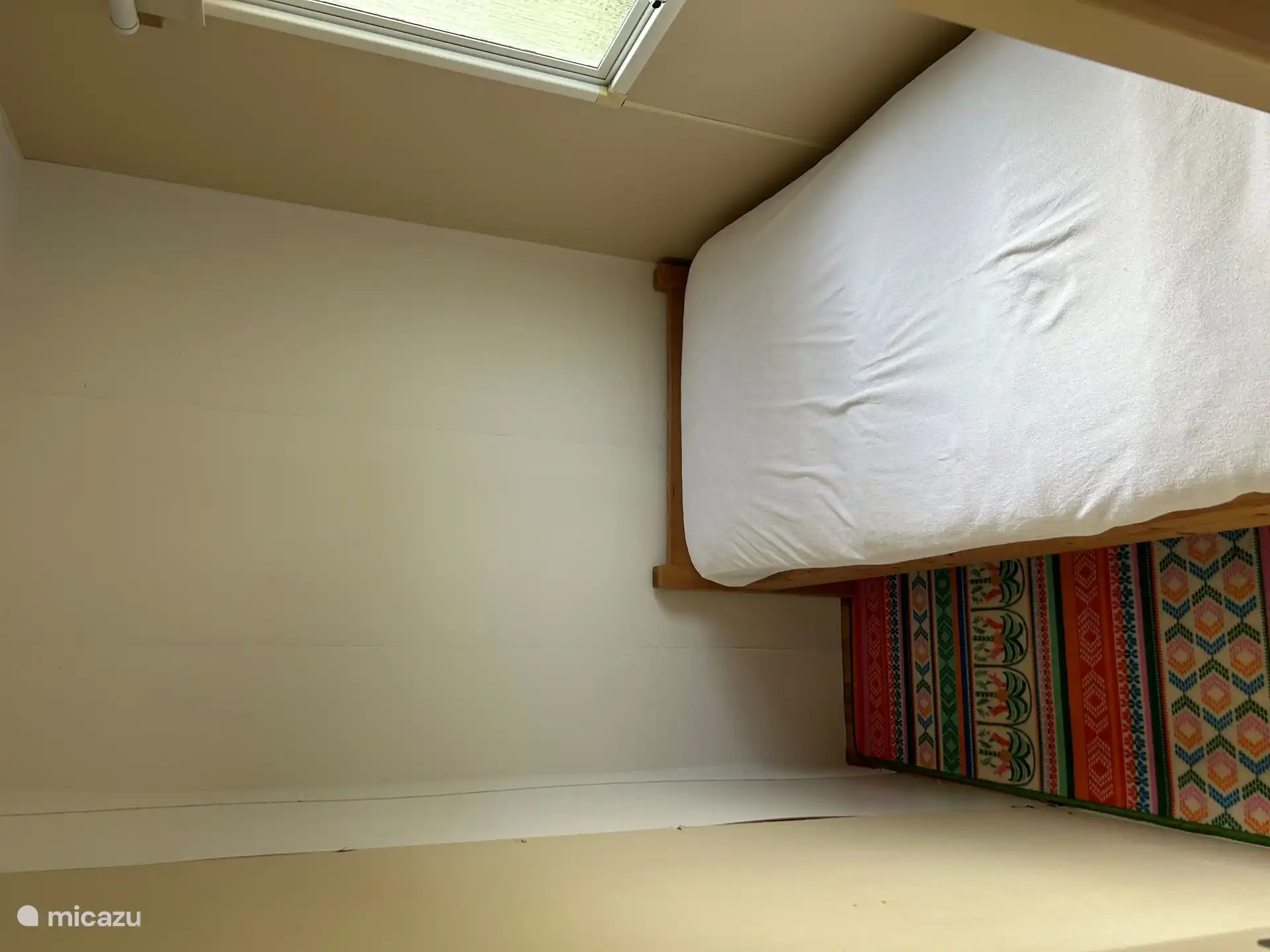 Chambre enfant avec 1 lit