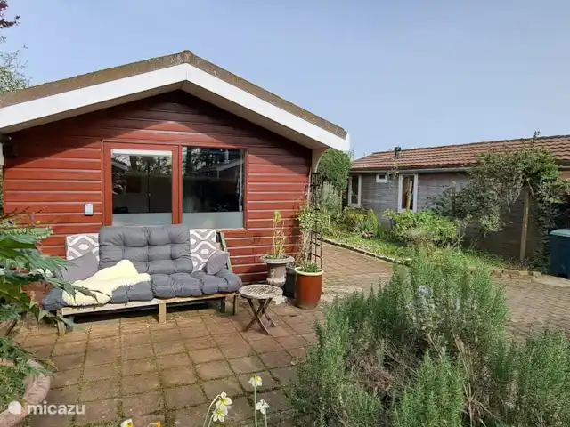 Wandelen, Nederland, Noord-Holland, Schoorldam, tiny house Maries Home Voorzijde met sleutelkastje