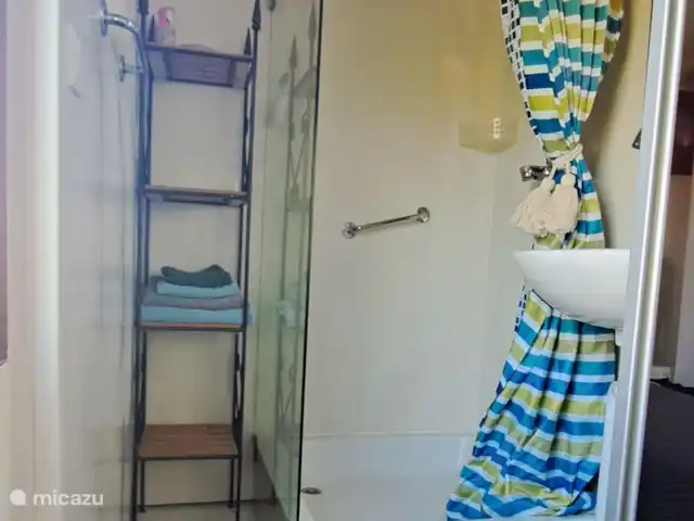 Wandelen, Nederland, Noord-Holland, Schoorldam, tiny house Maries Home Douchcabine